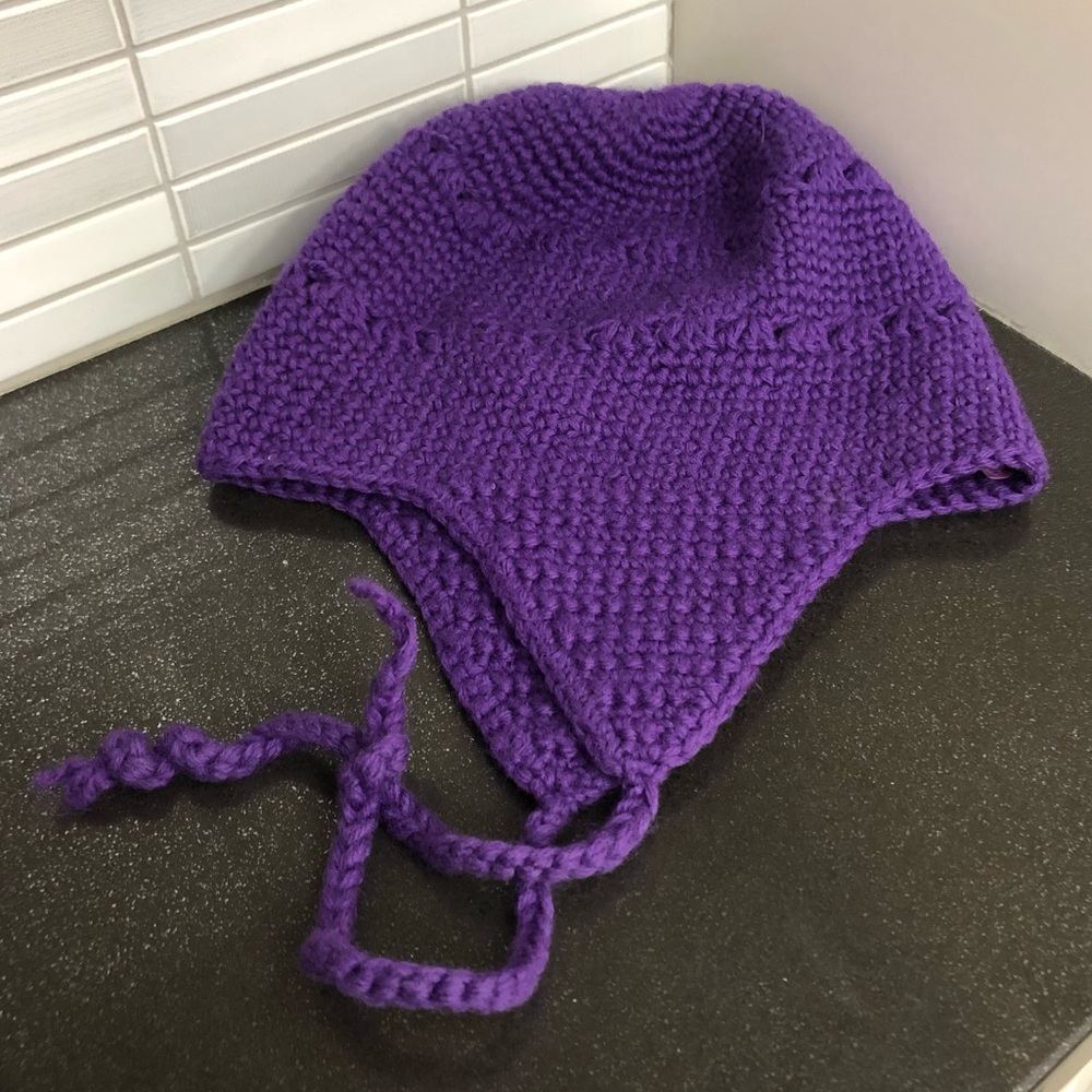 Purple knit youth toque